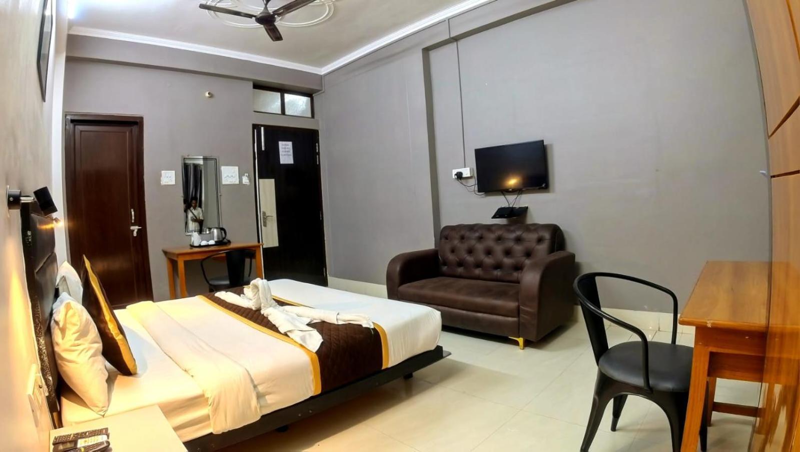 Holidayy Inn Allāhābād Junction Dış mekan fotoğraf