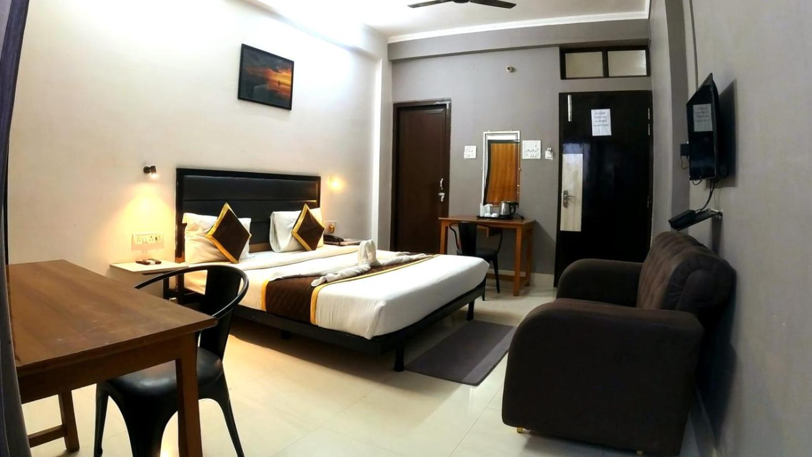 Holidayy Inn Allāhābād Junction Dış mekan fotoğraf
