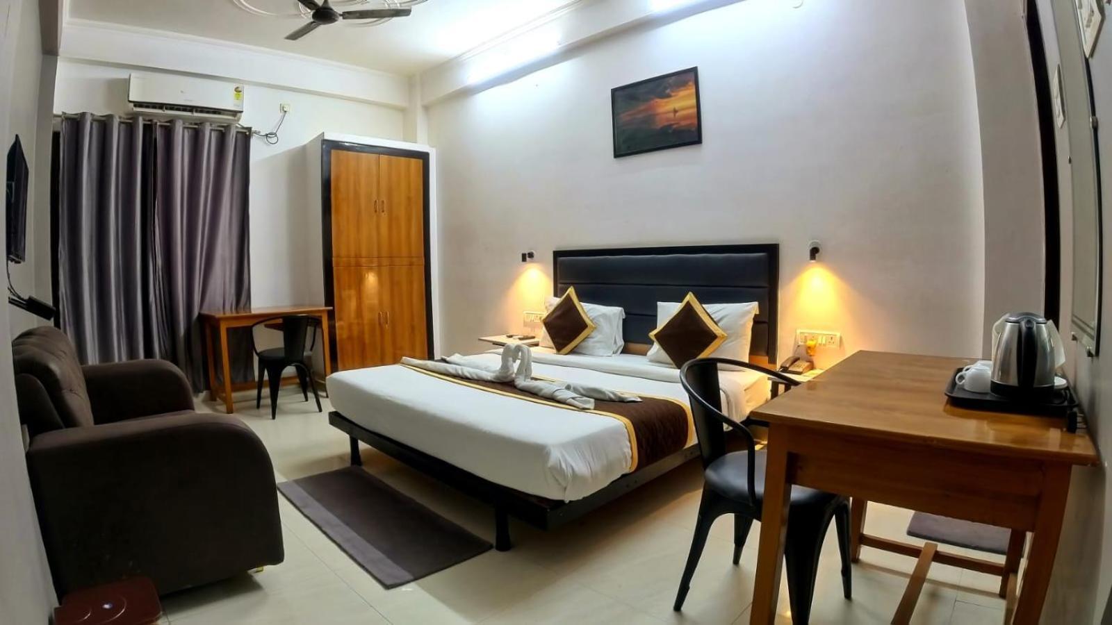 Holidayy Inn Allāhābād Junction Dış mekan fotoğraf