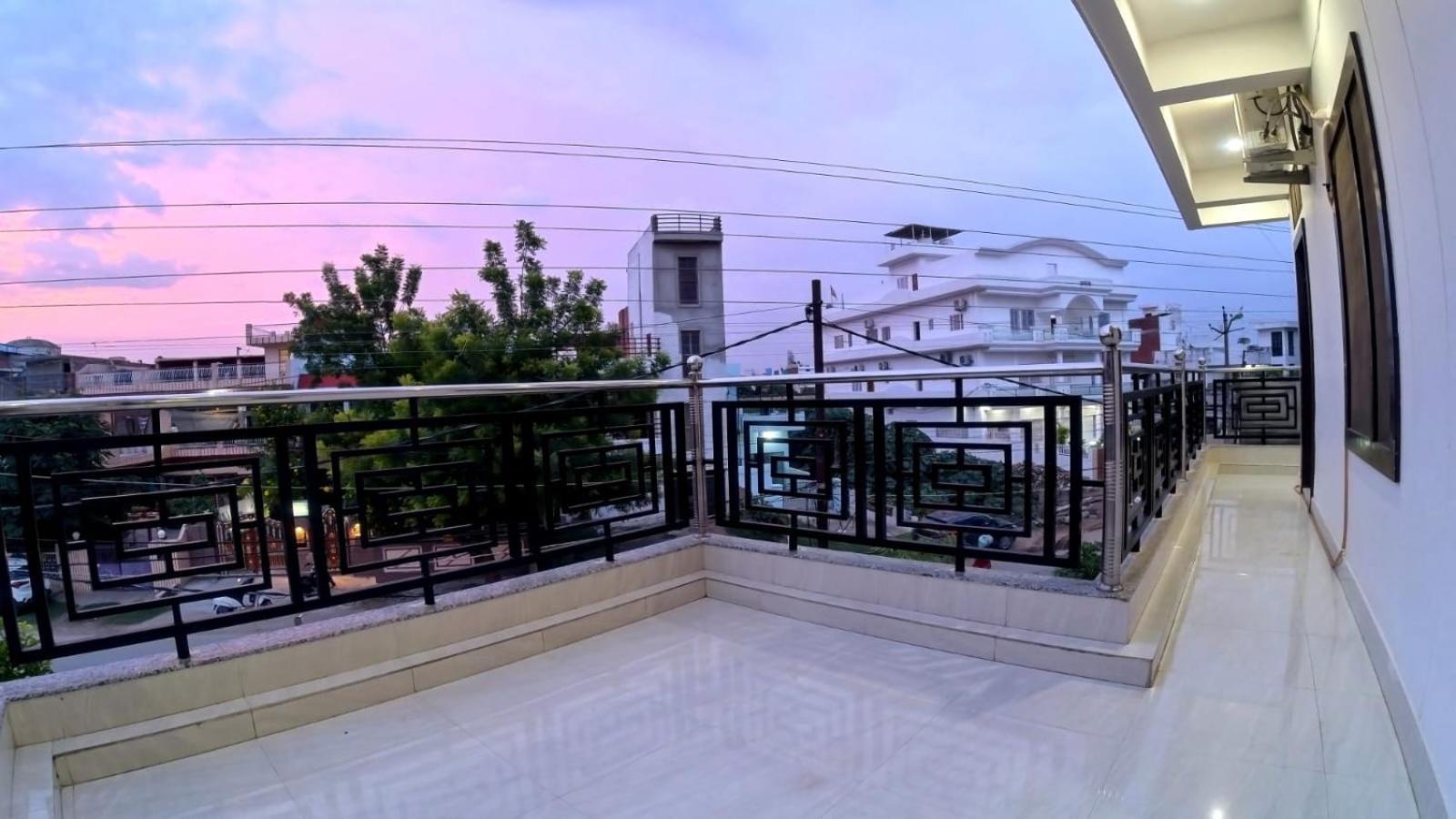 Holidayy Inn Allāhābād Junction Dış mekan fotoğraf
