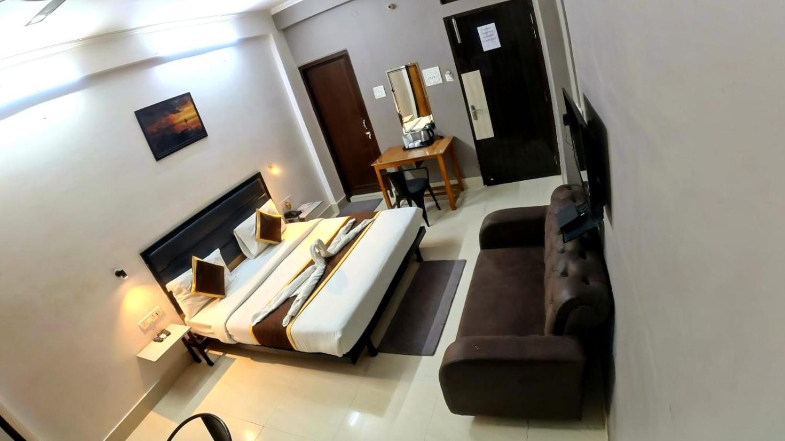 Holidayy Inn Allāhābād Junction Dış mekan fotoğraf